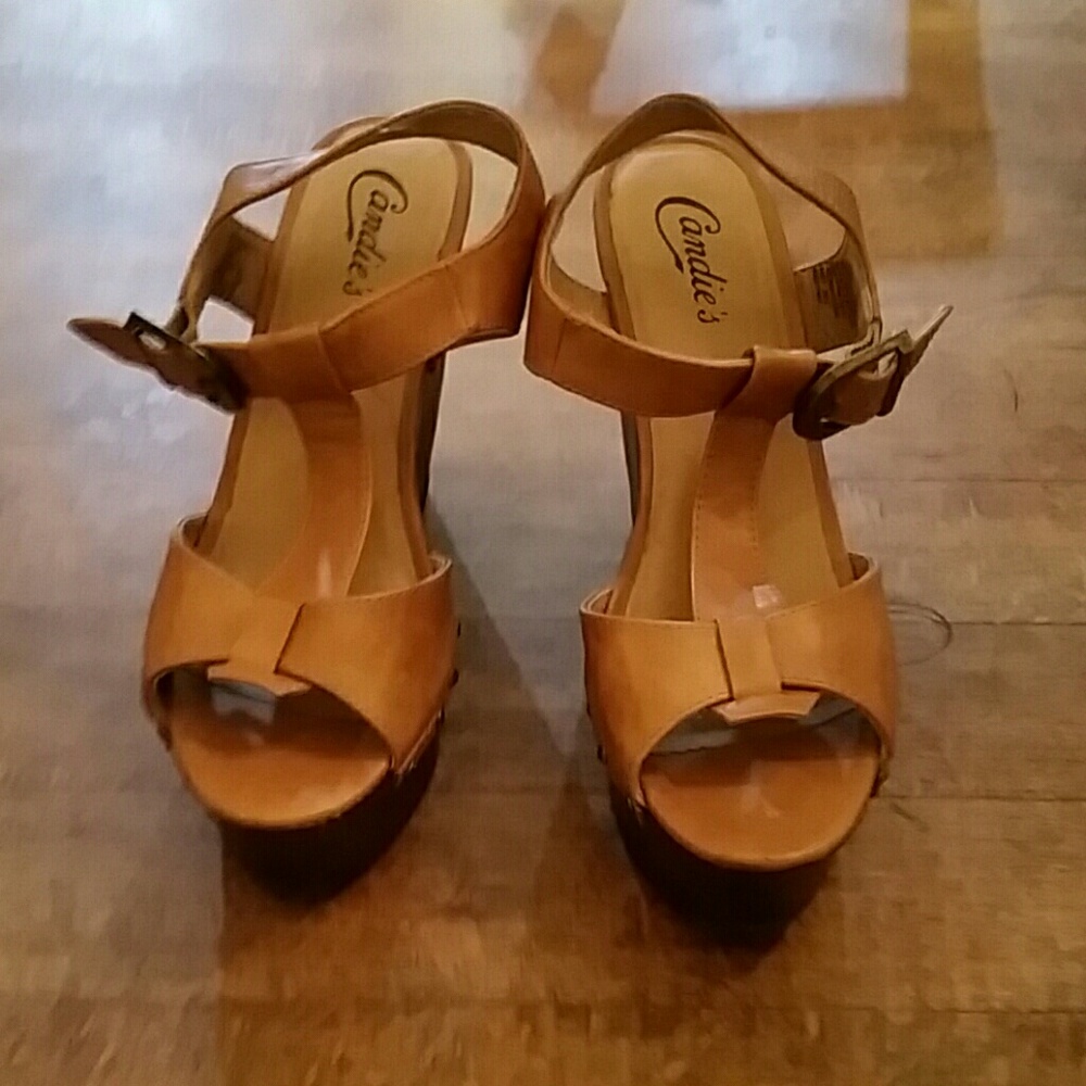 Tan Platform Wedges - Picture 2 of 4